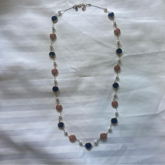 ⭐️💲5 add-on⭐️ Long necklace with pearl, pink and navy accents - Picture 4 of 6